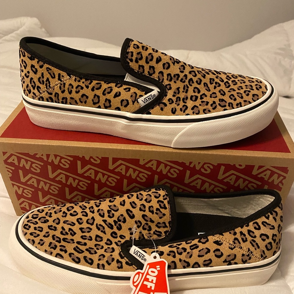 Vans slip on  minileopard     Size 9 NIB